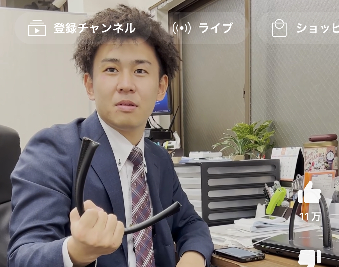 カバン切られるたろーの画像